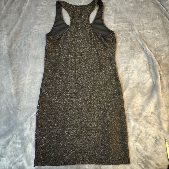 Dynamite dress

#1228 - Picture 7 of 7